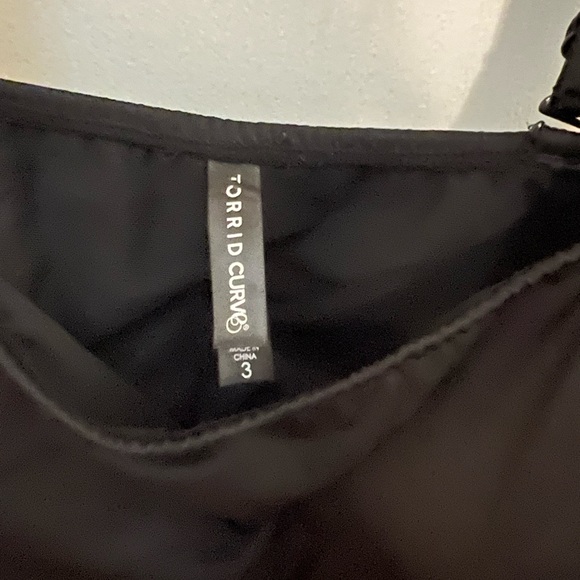 Torrid | Front Cross Bralette | 3X - Picture 5 of 6